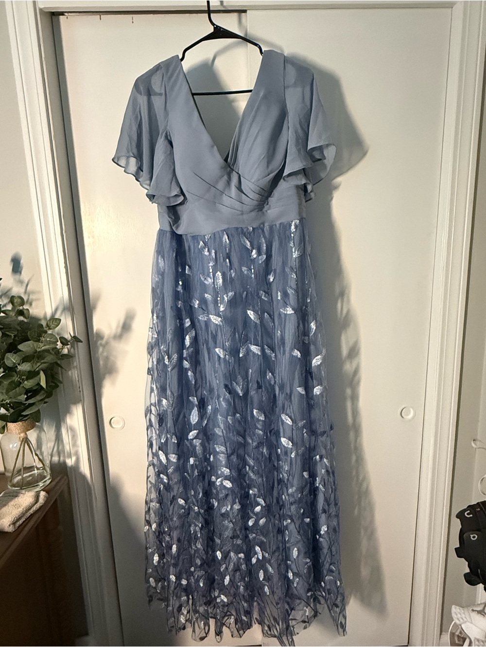 Elegant Light Blue formal Maxi Dress with Embroidered Tulle Skirt